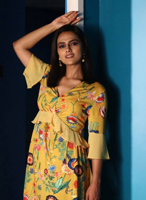 Actress Shraddha Srinath Photoshoot In Yellow Gown 44